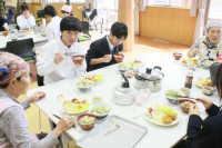 R8_2_16_食文化普及講座(食事の様子) (7)