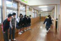 R8_1_9_朝の挨拶運動 (2)